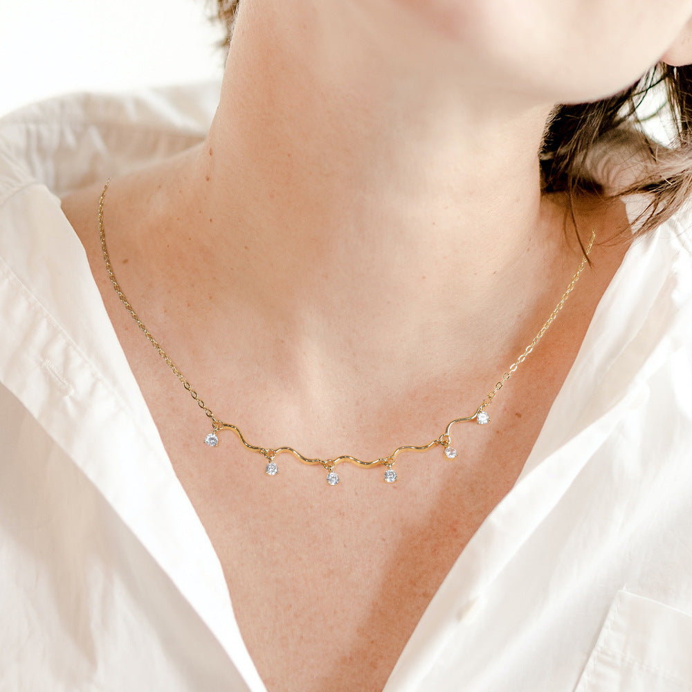 Collier Ondulé en Zircon – Finition Argentée – vue 3